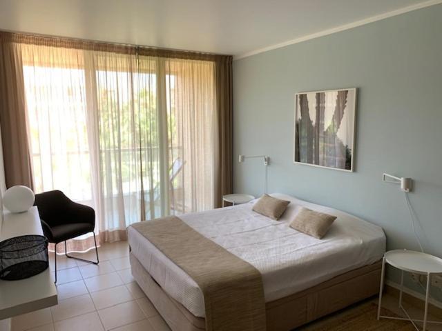 Ambassador Salgados Beach Suites Albufeira Exterior photo